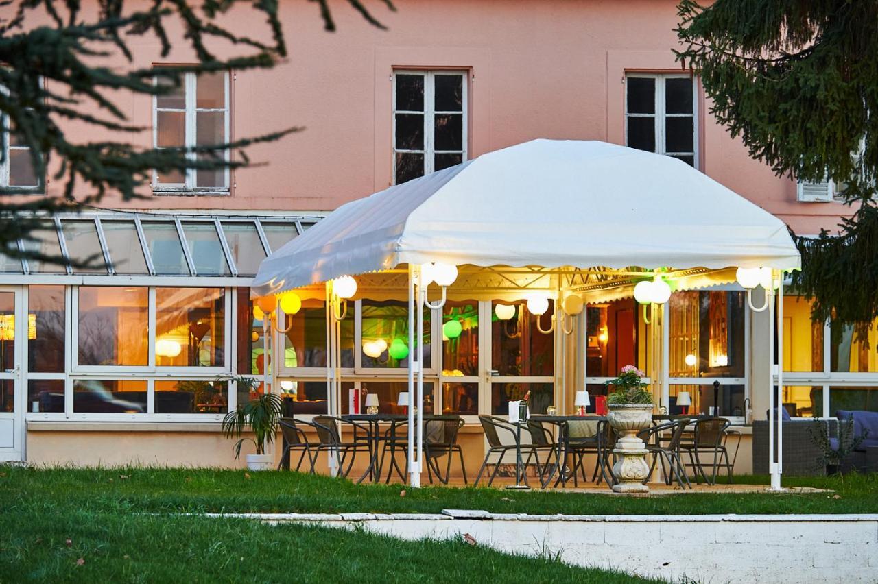 Logis Auberge Du Port Bazeilles Exteriör bild