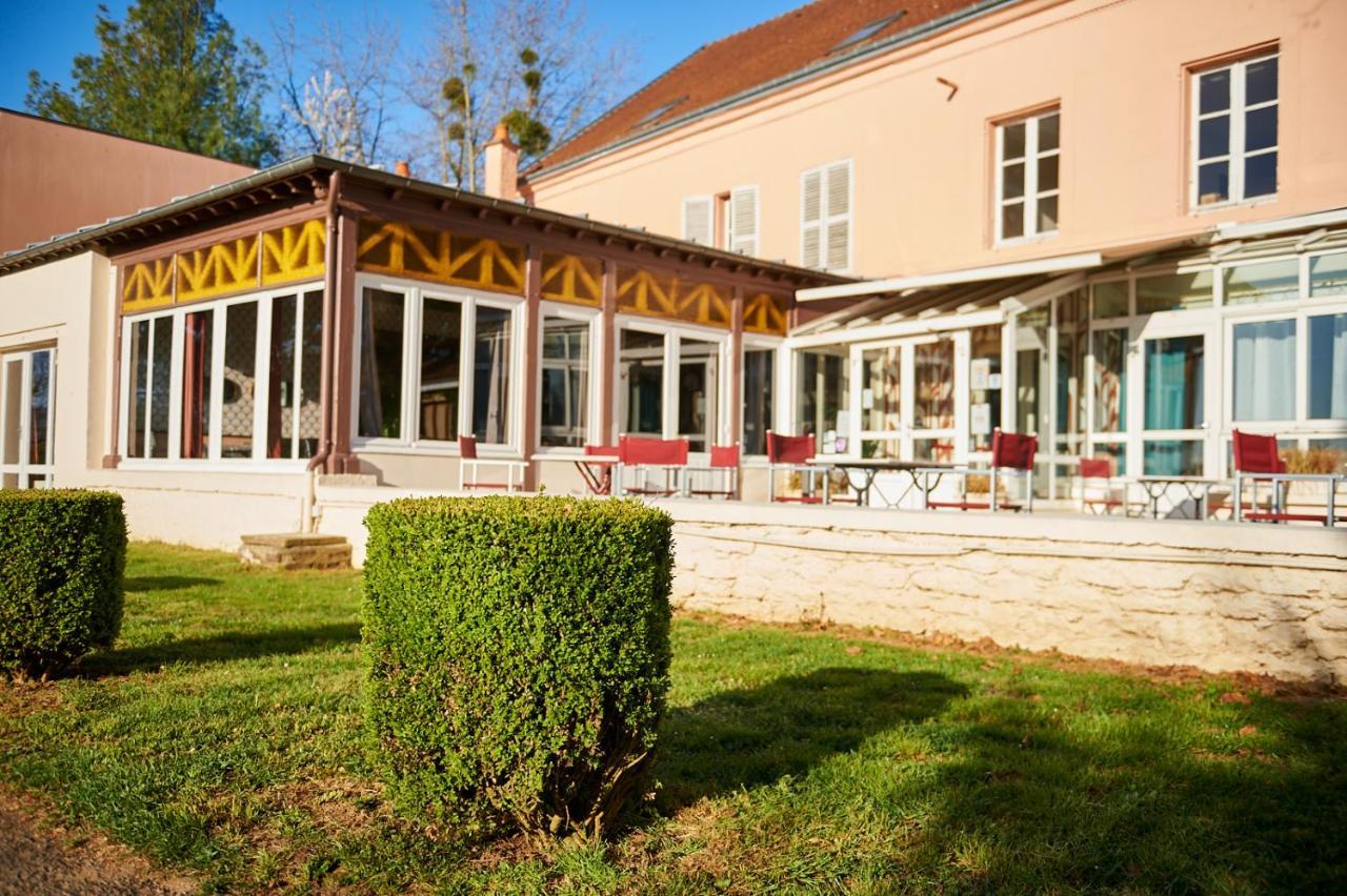 Logis Auberge Du Port Bazeilles Exteriör bild