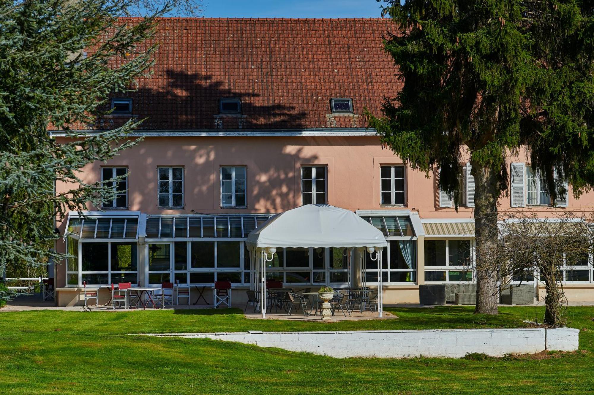 Logis Auberge Du Port Bazeilles Exteriör bild